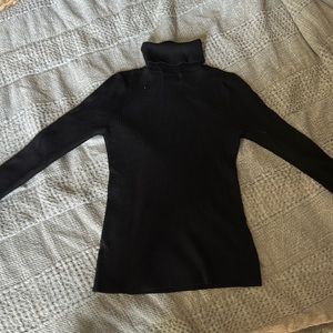 Women’s turtle neck size small
